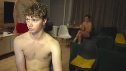 OLIVERpvt is open online show from January 2025 01:08:01 PM