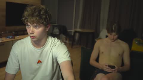 OLIVERpvt is open online show from January 2025 01:11:01 PM