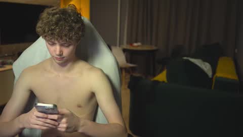 OLIVERpvt is open online show from February 2025 03:25:02 PM