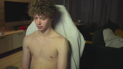 OLIVERpvt is open online show from March 2025 01:07:01 PM