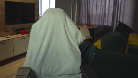 OLIVERpvt is open online show from March 2025 12:01:02 PM