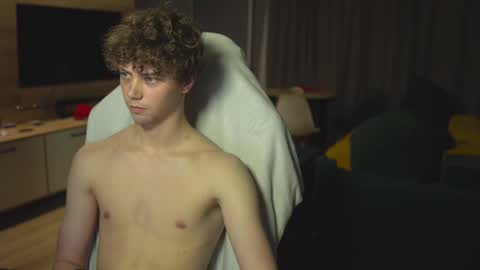 OLIVERpvt is open online show from March 2025 03:04:01 PM