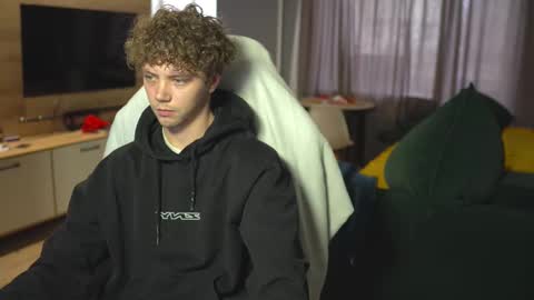 OLIVERpvt is open online show from March 2025 12:09:01 PM