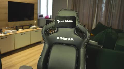 OLIVERpvt is open online show from September 2025 02:17:02 PM