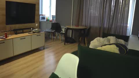 OLIVERpvt is open online show from October 2025 04:19:02 AM