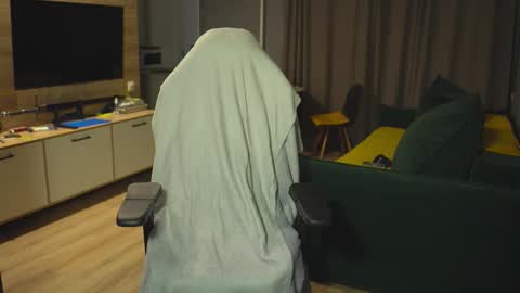 OLIVERpvt is open online show from November 2025 04:01:02 AM