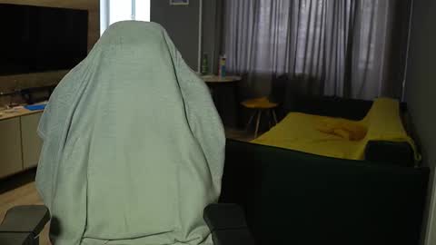 OLIVERpvt is open online show from February 2026 12:05:02 PM