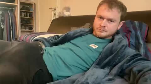 _stevie___ online show from December 2025 02:44:02 PM