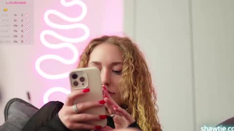 Snapshot of _taylor_swift chatting on January 2025 07:06:02 AM Taylor online show from January 2025 07:06:02 AM