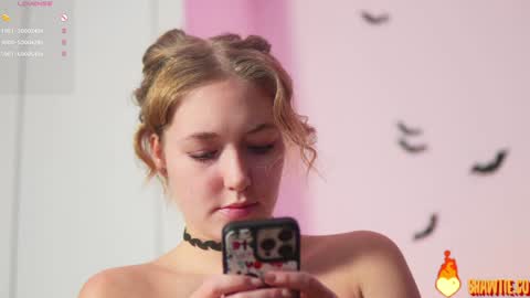 Snapshot of _taylor_swift chatting on November 2025 06:13:01 AM Taylor online show from November 2025 06:13:01 AM