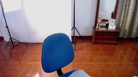 Snapshot of _the_dark_side_of_the_moon_ chatting on February 2025 09:27:02 PM _the_dark_side_of_the_moon_ online show from February 2025 09:27:02 PM