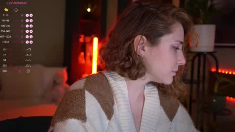 Evi online show from November 2025 09:52:02 PM