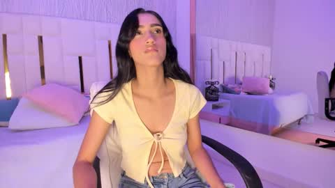 Rousse  online show from November 2025 07:03:01 PM