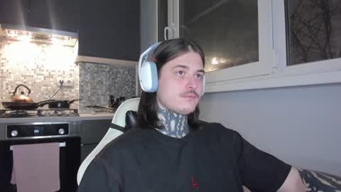 _torfin_ online show from December 2024 07:44:01 PM