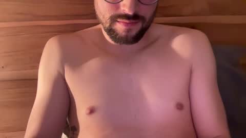 Snapshot of _ur_happy_meal chatting on December 2024 03:58:01 AM DJ online show from December 2024 03:58:01 AM