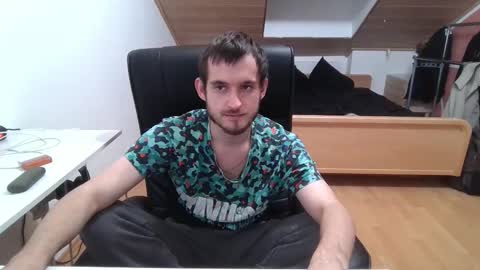 Snapshot of _v_l_a_d_ chatting on October 2025 02:46:02 AM Vlad online show from October 2025 02:46:02 AM