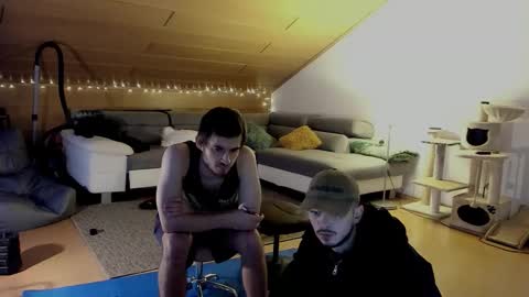 Snapshot of _v_l_a_d_ chatting on November 2025 09:35:02 PM Vlad online show from November 2025 09:35:02 PM