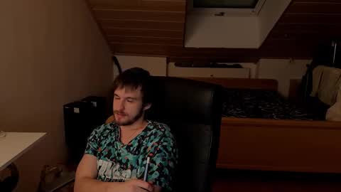 Snapshot of _v_l_a_d_ chatting on January 2026 05:26:01 PM Vlad online show from January 2026 05:26:01 PM