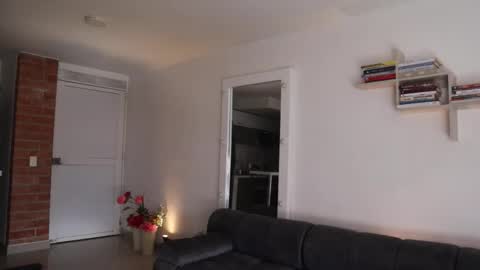 Anastasia Vahos online show from November 2025 06:07:02 PM