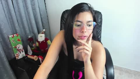 Snapshot of _vicky_sweet chatting on December 2024 09:16:01 PM Vicky online show from December 2024 09:16:01 PM