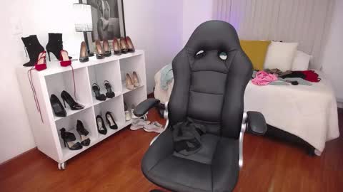 Snapshot of _victoria_collins chatting on December 2024 03:49:02 PM Sol online show from December 2024 03:49:02 PM