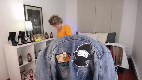 Snapshot of _victoria_collins chatting on January 2025 04:09:01 PM Sol online show from January 2025 04:09:01 PM