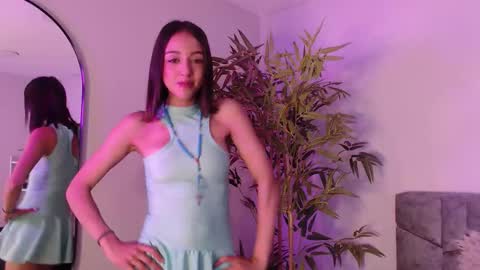 Evelyn online show from September 2025 12:15:02 PM