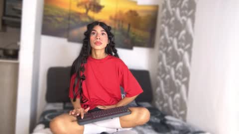 Snapshot of _violetadulce chatting on January 2025 03:40:01 AM Violeta online show from January 2025 03:40:01 AM