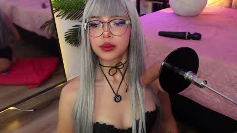 Snapshot of _viollettenoir_ chatting on June 2026 09:15:01 PM online show from June 2026 09:15:01 PM