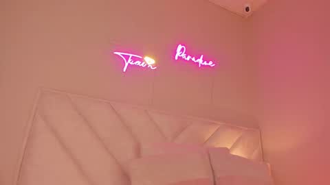 Snapshot of _wendy_x chatting on November 2025 11:38:02 AM _wendy_x online show from November 2025 11:38:02 AM