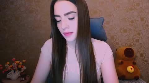 Alisa online show from September 2025 01:43:02 PM