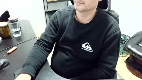 Zeus online show from November 2025 04:23:02 AM