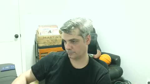 Zeus online show from December 2025 01:22:02 AM