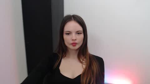 a_ariella_ online show from September 2025 07:09:02 AM