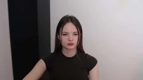 a_ariella_ online show from October 2025 07:18:02 AM