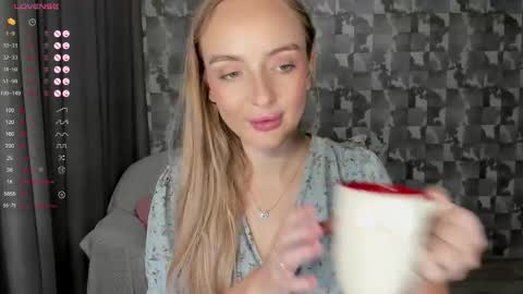 Adelina online show from October 2025 02:47:01 PM