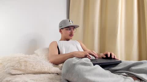 alejo online show from December 2024 12:30:01 AM