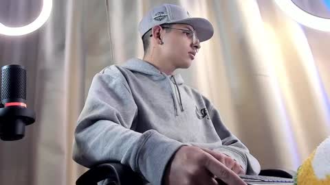 alejo online show from February 2025 04:16:02 AM