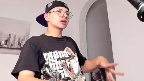 alejo online show from March 2025 04:05:02 AM