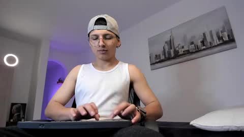 alejo online show from March 2025 06:16:01 AM