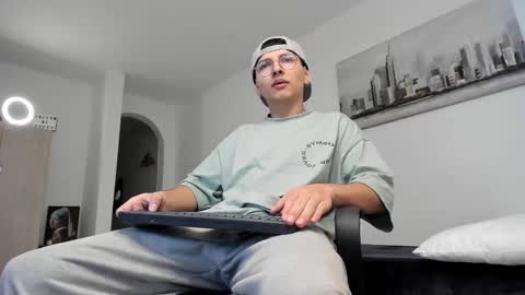 alejo online show from March 2025 09:40:02 PM