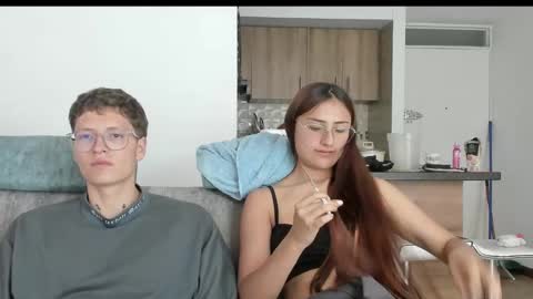 Snapshot of a_sexy_couple__ chatting on February 2025 06:04:02 PM A Sexy Couple online show from February 2025 06:04:02 PM