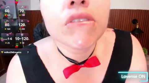 Abby Lee  online show from October 2025 07:03:01 PM