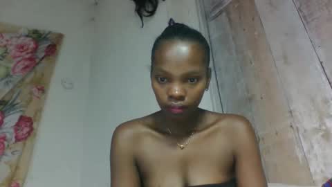 Snapshot of aadienne chatting on May 2026 06:41:02 AM aadienne online show from May 2026 06:41:02 AM
