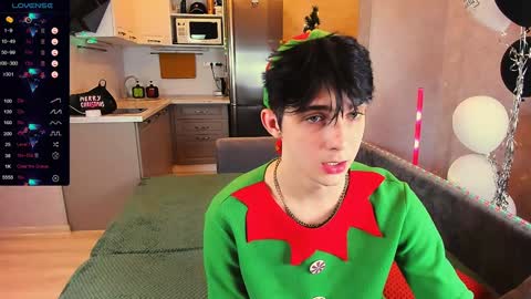 Snapshot of aaron_bang chatting on December 2024 11:20:02 PM Aaron Bang online show from December 2024 11:20:02 PM