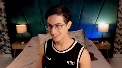 Aaron Ezequiel online show from May 2026 12:58:01 PM