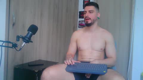 Aaron kwok online show from November 2025 09:14:02 PM