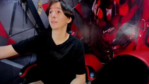 Aaron online show from November 2025 10:13:02 PM