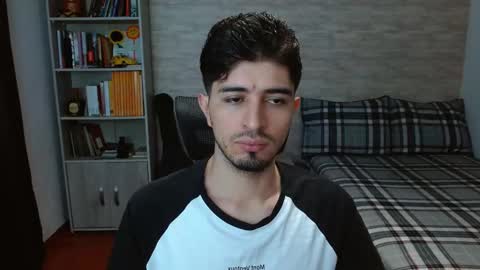 Aaron online show from October 2025 07:14:02 PM