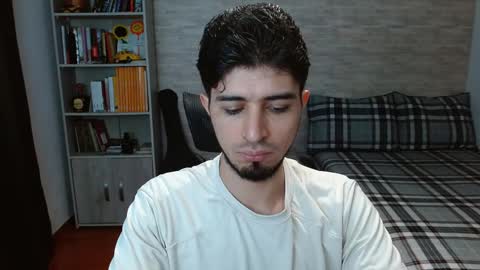 Aaron online show from October 2025 06:45:02 PM